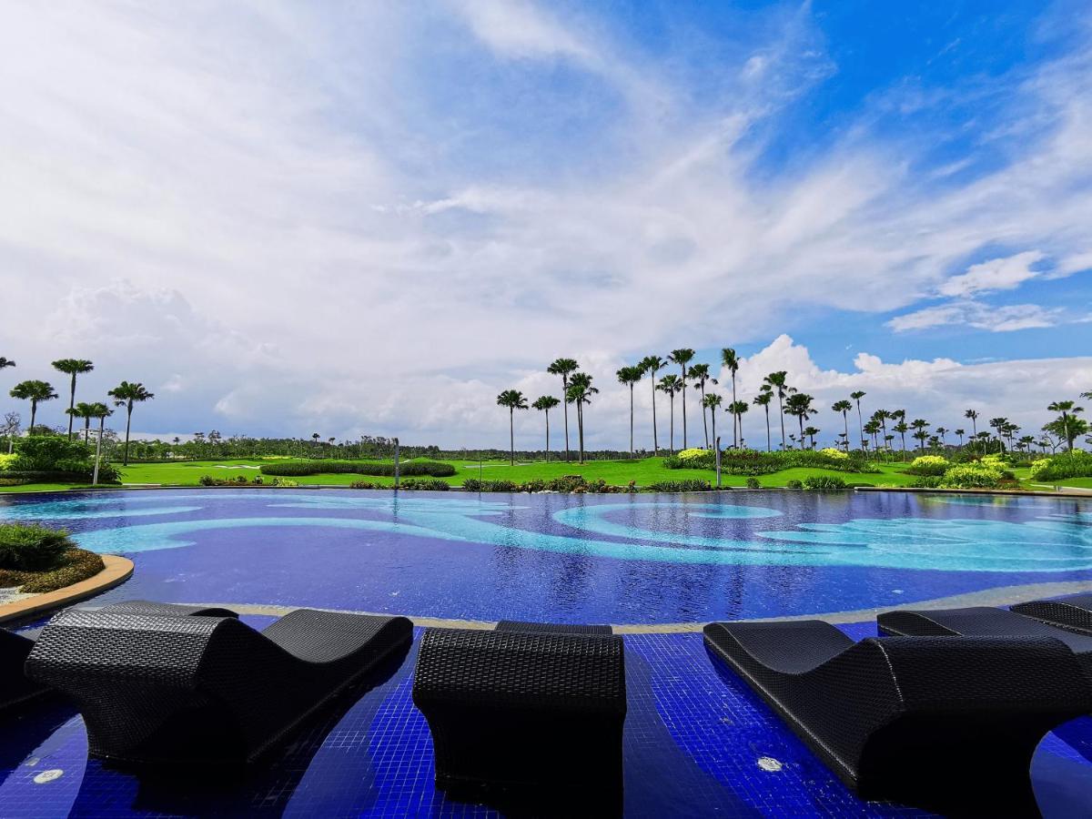 Forest City Golf Hotel Nusajaya  Exteriör bild