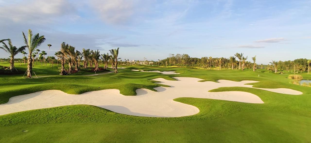 Forest City Golf Hotel Nusajaya  Exteriör bild