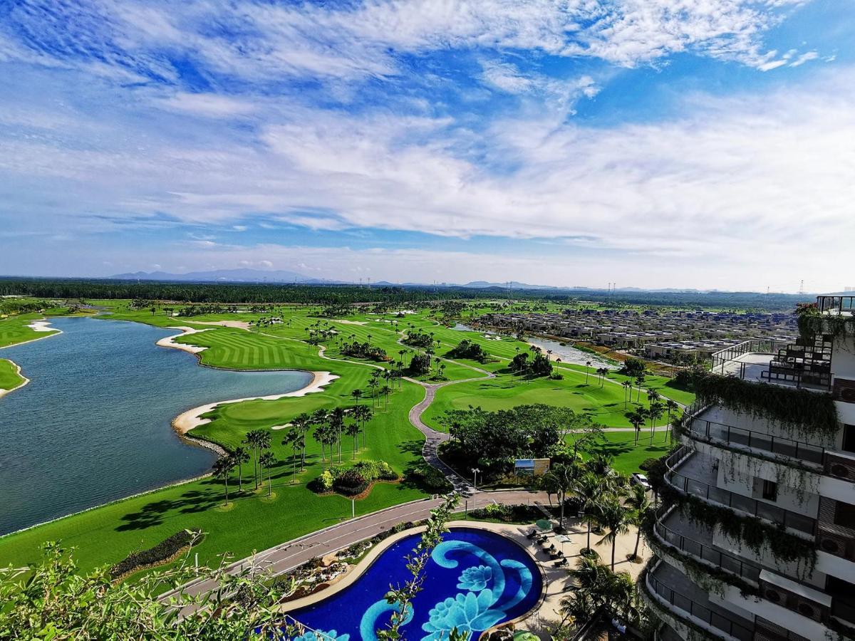 Forest City Golf Hotel Nusajaya  Exteriör bild
