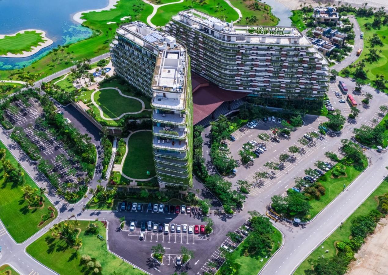 Forest City Golf Hotel Nusajaya  Exteriör bild