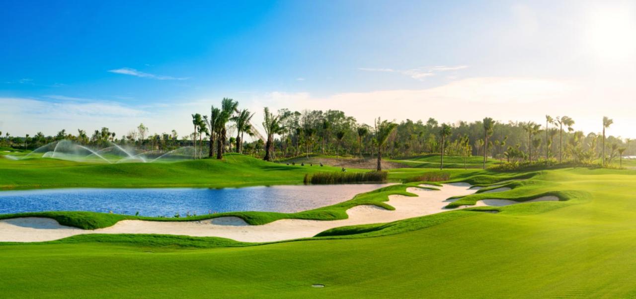 Forest City Golf Hotel Nusajaya  Exteriör bild