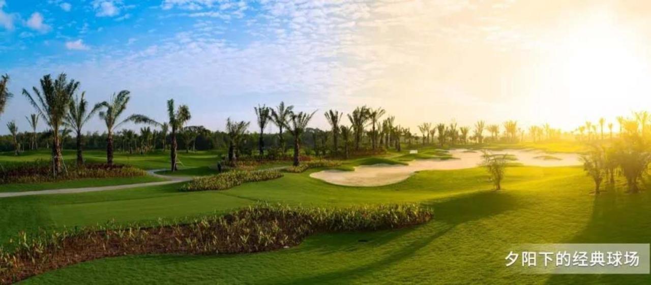 Forest City Golf Hotel Nusajaya  Exteriör bild